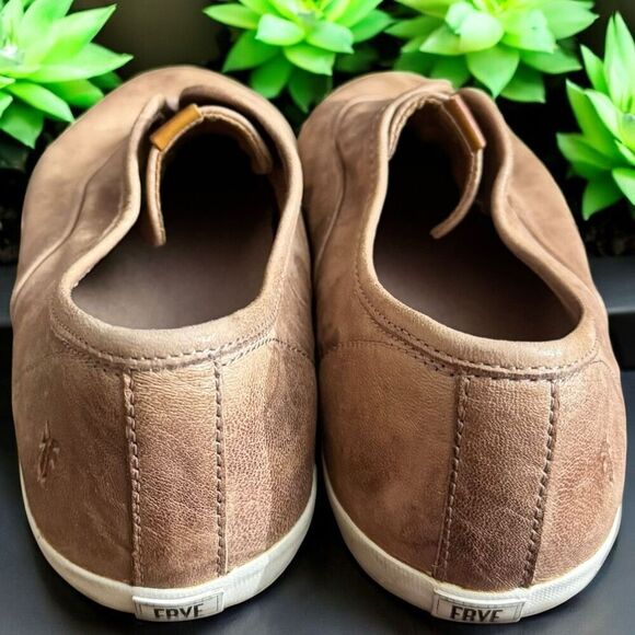 Frye Women’s Fine Leather Split-Top Flats / SZ: 9.5 - Picture 6 of 9